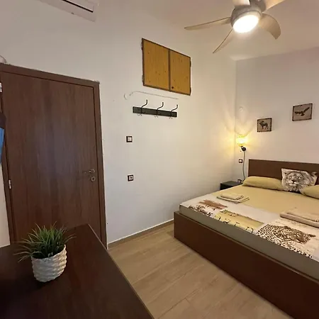 Apartment Squirrels, With View Metamorfosi (Sithonia)