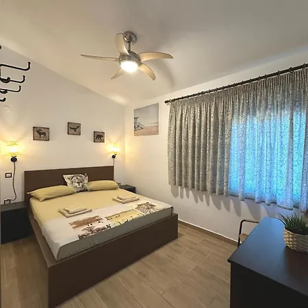 Squirrels, With View Apartment