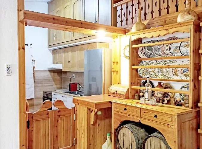 Squirrels, With View *