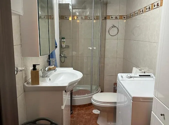 Squirrels, With View 公寓 *